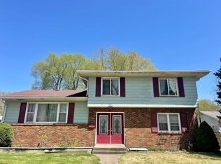 1221 3rd St, Henry, IL 61537