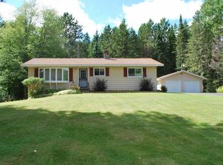 4891 Airport Ln, Laona, WI 54541