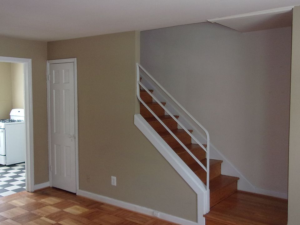 1st image of 740 N Monroe St APT 9