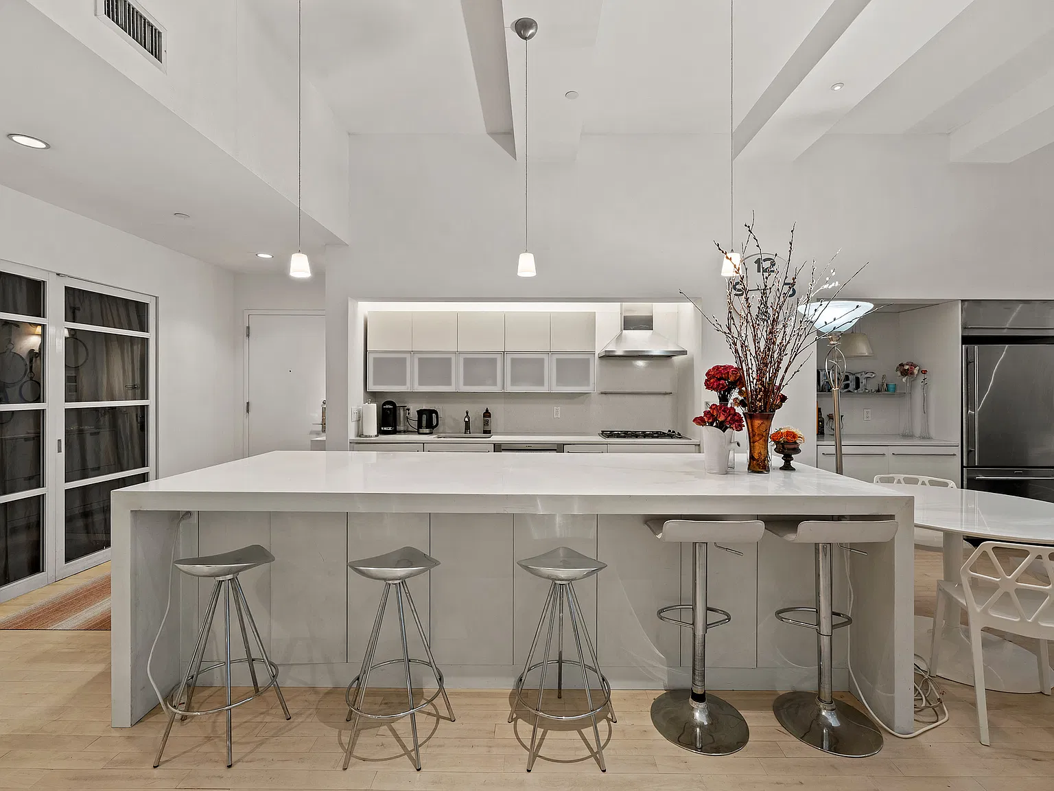 15 Broad Street — Photo 2