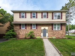 50 S Spruce St, Ramsey, NJ 07446