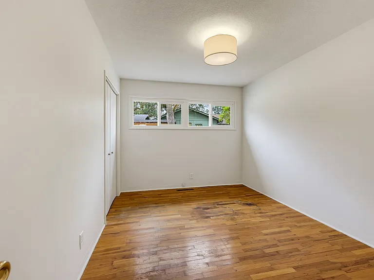 2100 Woodlawn Dr — Photo 24