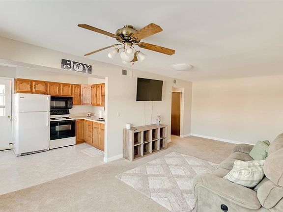 3rd image of 1673 Mayenne Ct APT C