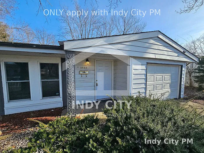3 bed, 1.0 bath, 1212 sqft, $1,500 — Photo 2