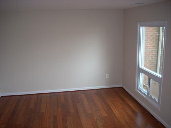 4th image of 631 Clearwater Ct