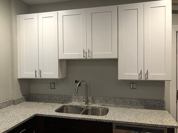 3rd image of 2220 N Hamilton Ave