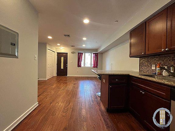 3rd image of 5316 Avenue O #1