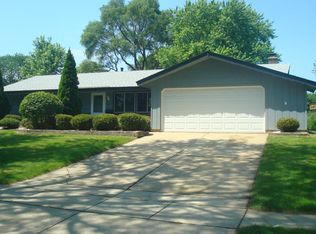 1926 Syracuse Ln, Schaumburg, IL 60193