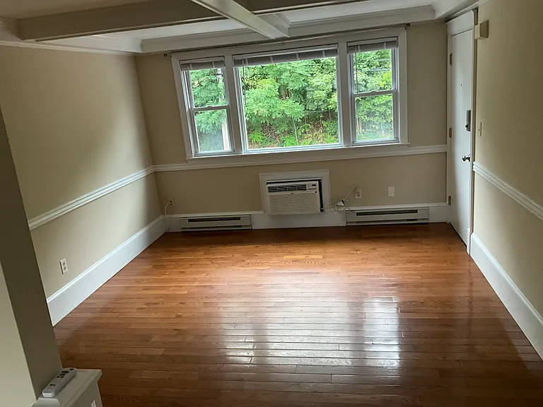 469 Mount Hope St #4 — Photo 3