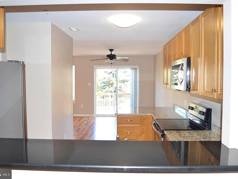 327 S Adams St — Photo 5