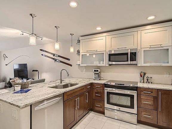 2nd image of 149 Alpine Dr #C
