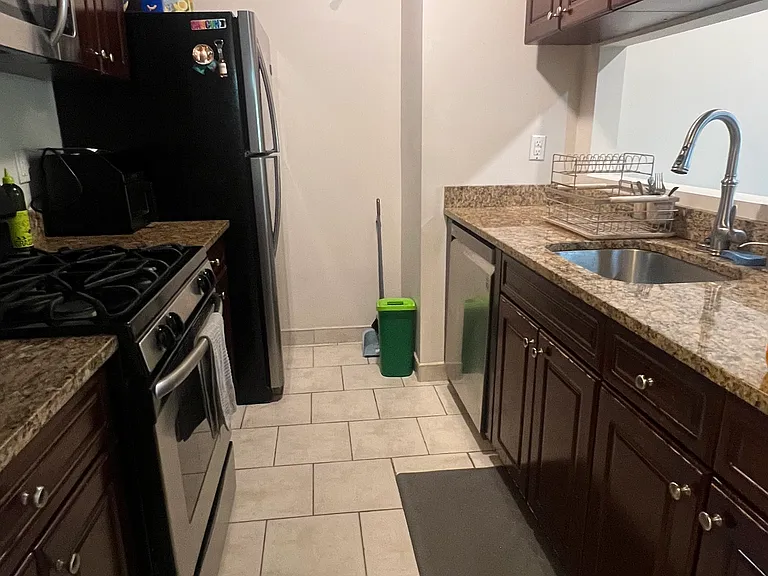 141-16 84th Dr #2D — Photo 7