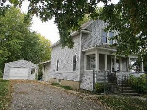 604 Center Ave S, Hayfield, MN 55940