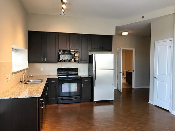 3rd image of 100 E Washington St APT 71