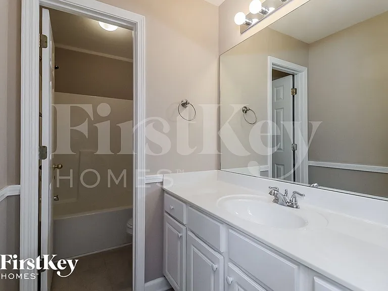 729 Tall Oaks Dr — Photo 13