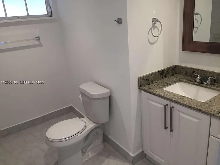 1435 NE 173rd St — Photo 8
