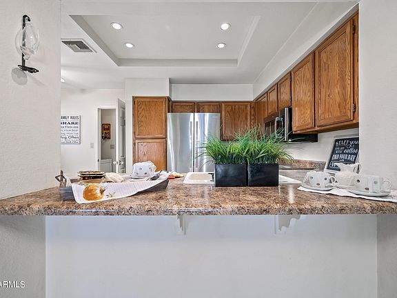 3rd image of 945 N PASADENA -- #152