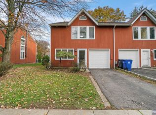 13 Tributary Plz, Englewood, NJ 07631
