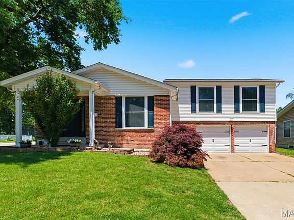 2nd image of 35 Julie Ln