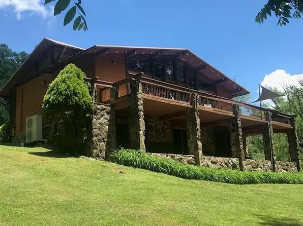 336 Groundhog Hills Rd, Hillsville, VA 24343