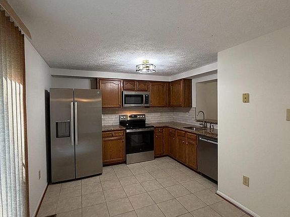 4th image of 2553 Log Mill Ct