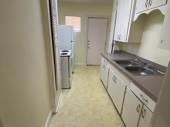 3rd image of 1224 6th St APT 4
