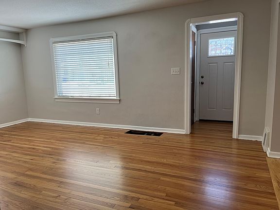 5th image of 1411 Chelsea Ave