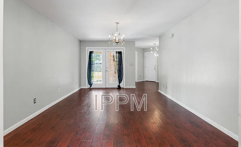 3 bed, 2.0 bath, 1621 sqft, $1,900 — Photo 2