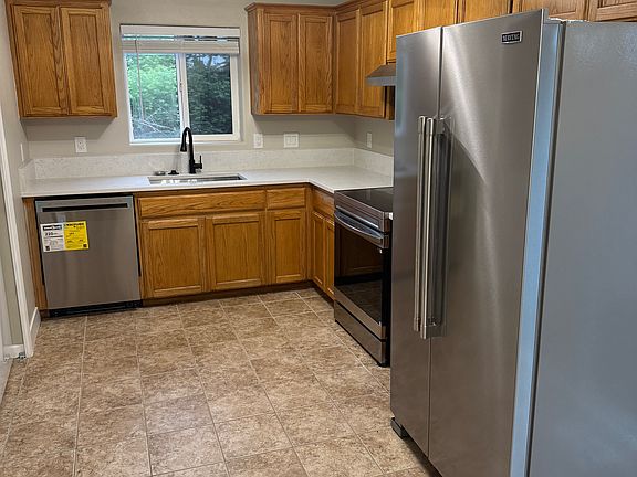 5th image of 2750 SE 49th Ave