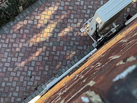 2nd image of 452 S Columbus Ave