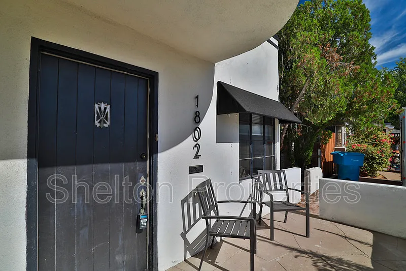 2 bed, 1.0 bath, 1001 sqft, $1,795 — Photo 4