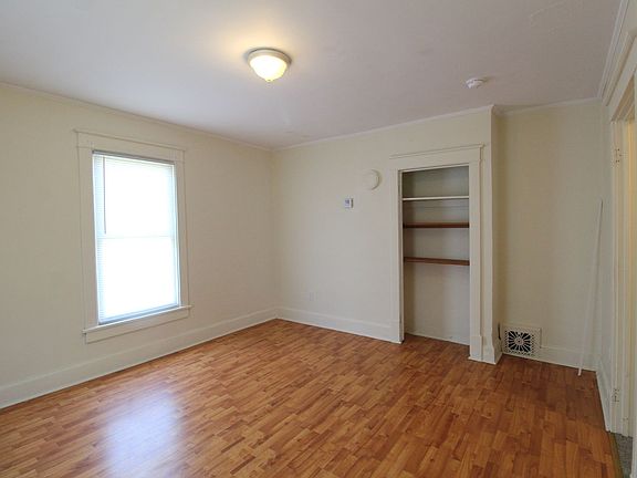 5th image of 309 Chicago Ave