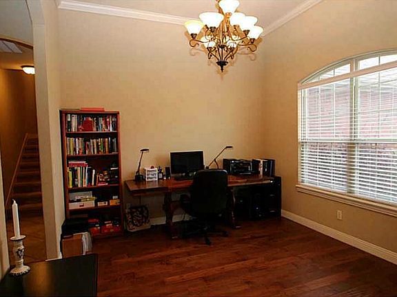 5th image of 1018 Tarah Knolls Cir