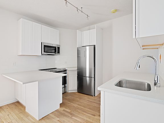 5th image of 332 E 4th St #46
