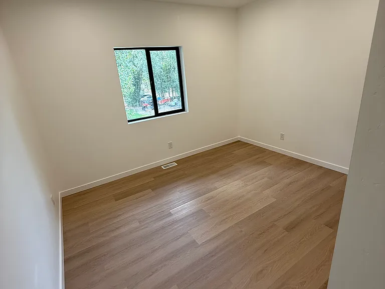 7240 S 525 E — Photo 11
