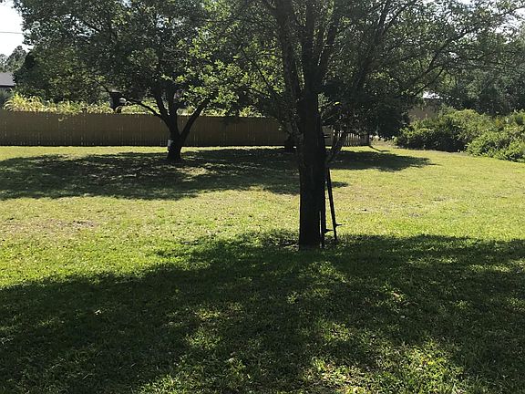 4th image of 1618 Henry Ave