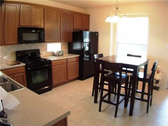 4th image of 1605 Kemah Dr