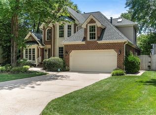 917 Forest Lakes Cir, Chesapeake, VA 23322