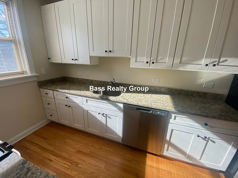 914 Crain St #3N — Photo 9