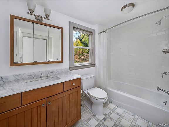 4th image of 56 Gard Avenue
