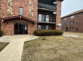 4046 W 87th St APT 301, Chicago, IL 60652