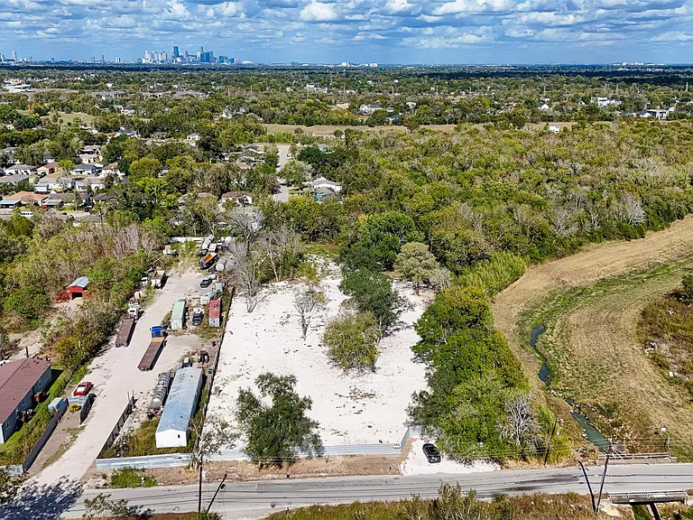5033 S Acres Dr — Photo 7