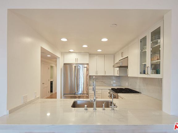 4th image of 325 S Swall Dr APT 502