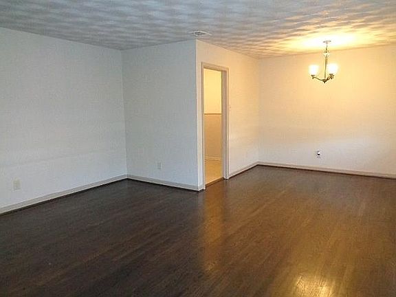 3rd image of 618 Lindenwood Dr