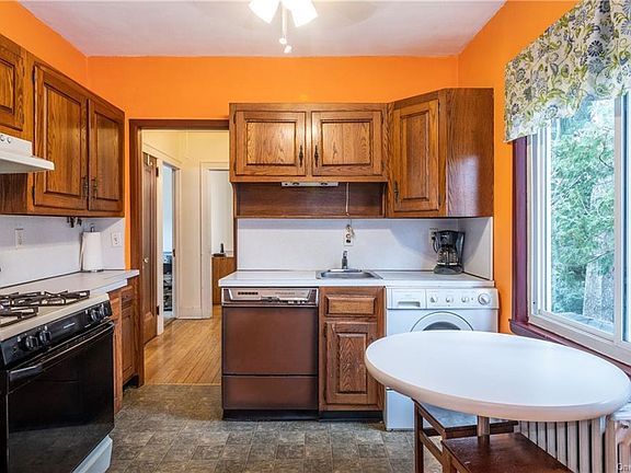 3rd image of 3237 Giegerich Pl