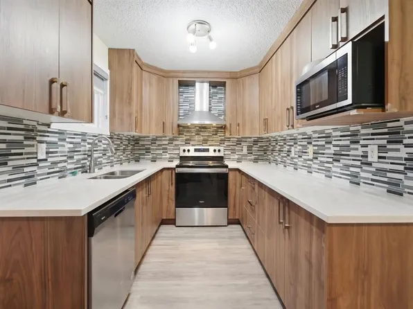 53 N Falchurch Rd NE, Calgary, AB T3J 1G6