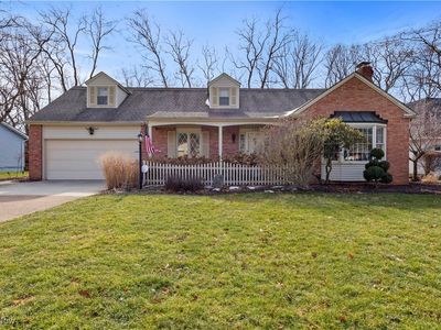 136 Hillcrest Ln, Elyria, OH, 44035
