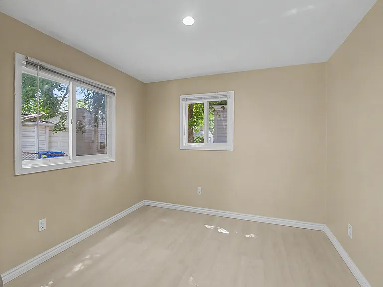 21106 Atlantic Ave — Photo 17