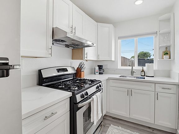 3rd image of 3281 New Jersey Ave #B