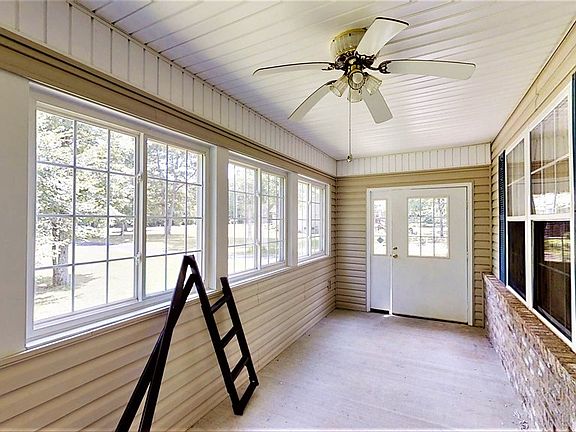 5th image of 686 Forest Dr